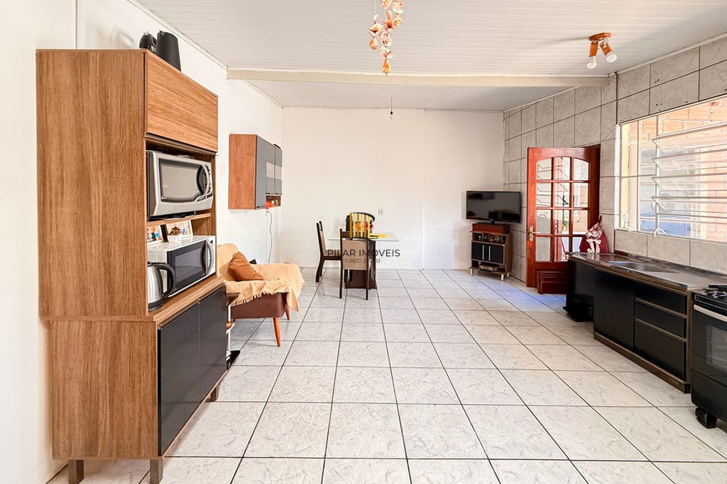 Casa 3 dormitórios no bairro Igara