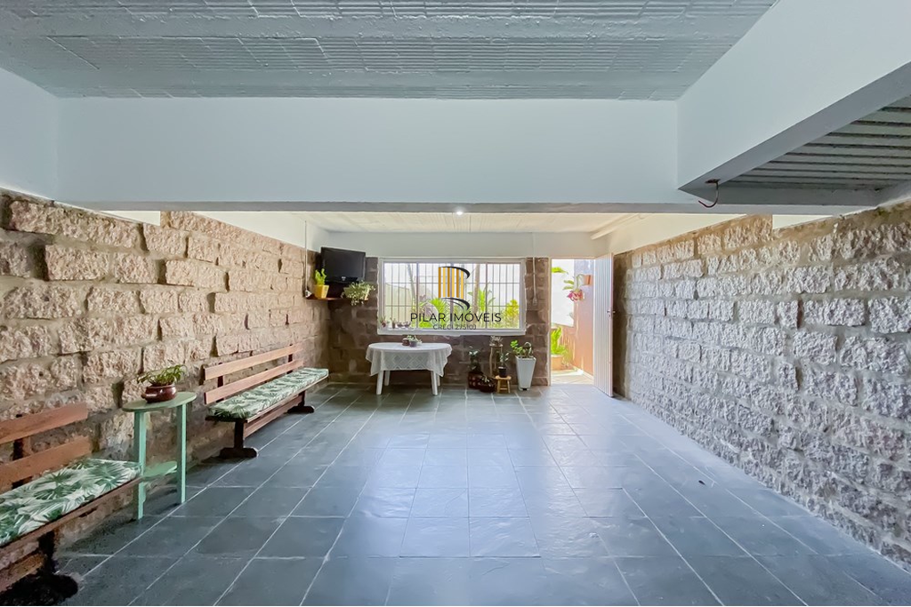 Casa 4 dormitórios no bairro Teresópolis