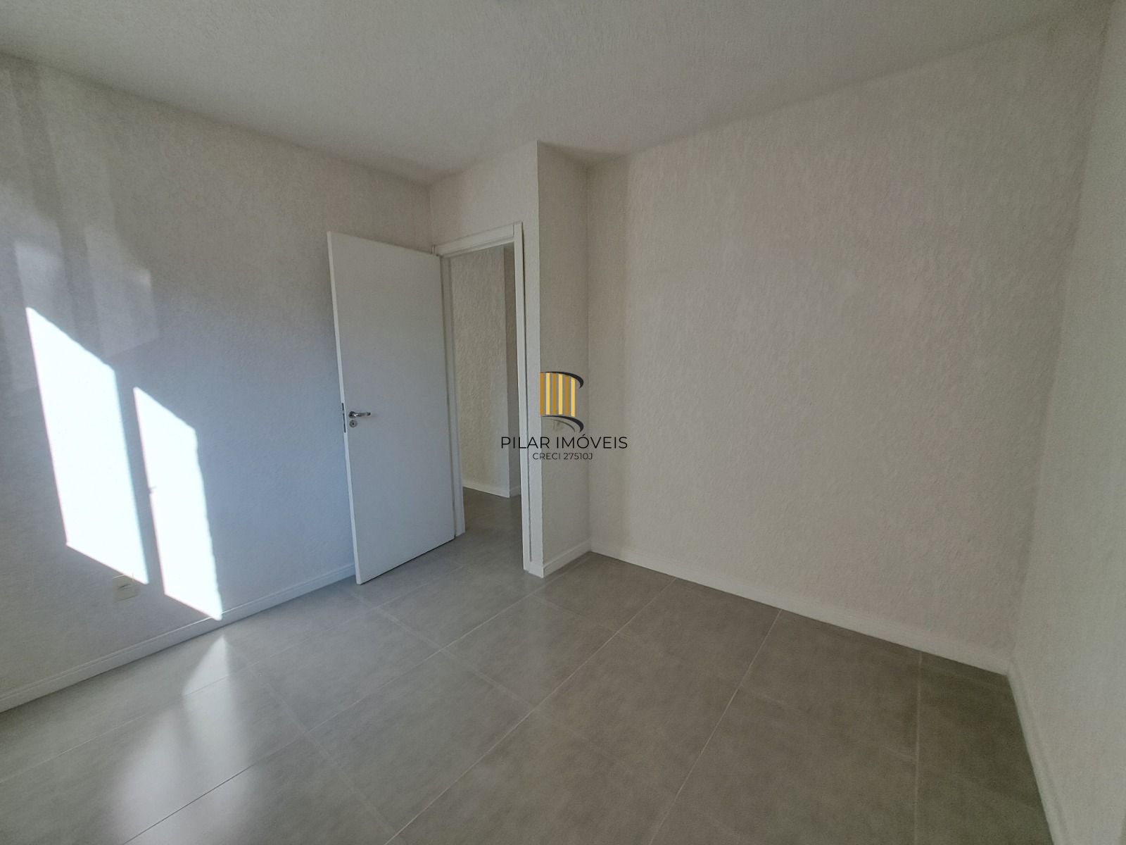 Apto 1 Dormitórios, Térreo, Sala, Cozinha, Banheiro, reformado e 01 vaga garagem