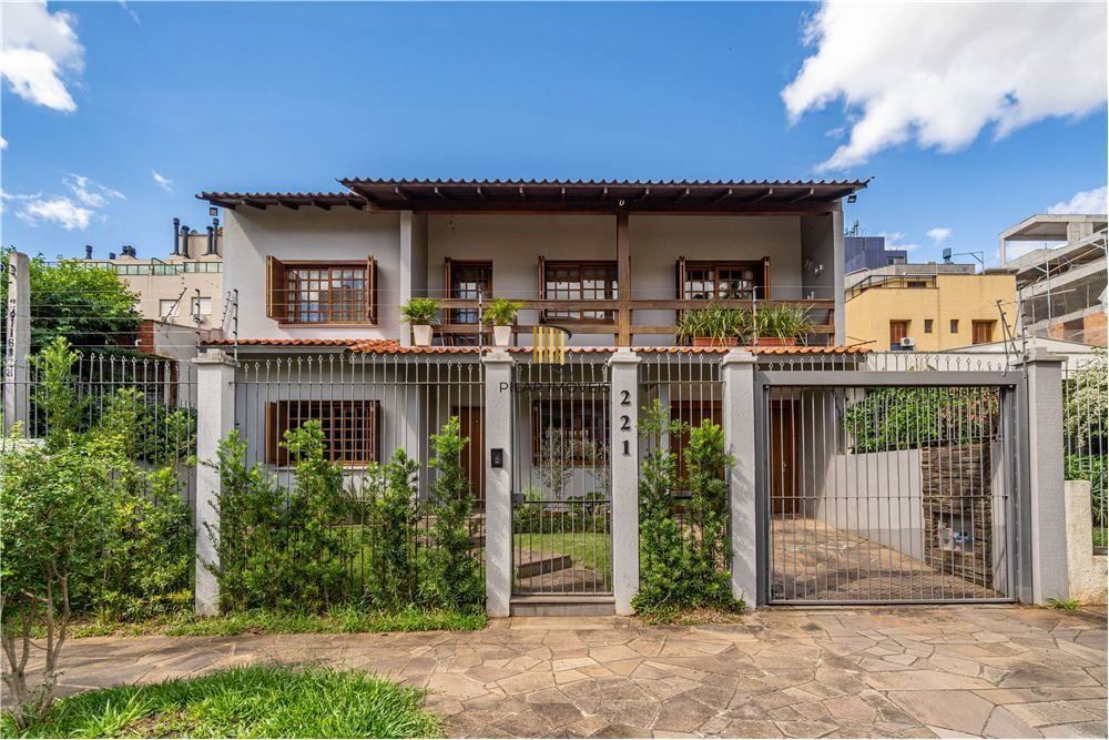 Casa 4 dormitórios no bairro Jardim Lindóia