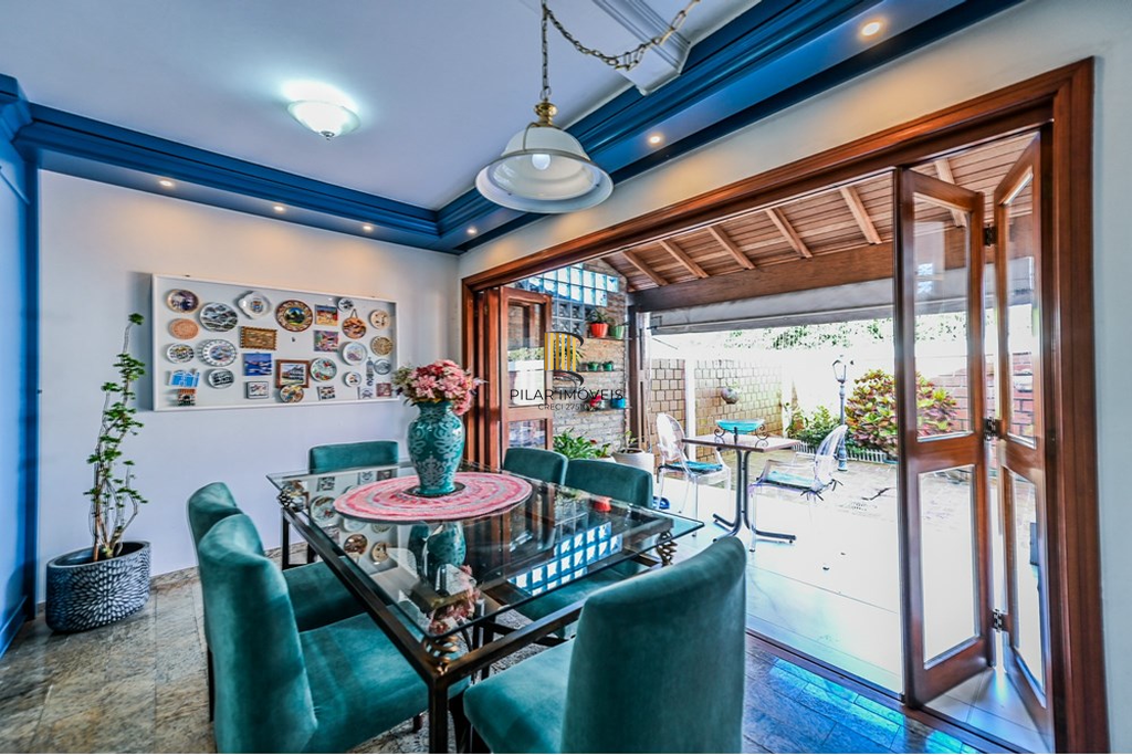 Casa de Condomínio 3 dormitórios no bairro Cavalhada