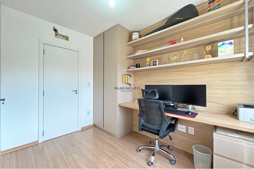 Casa 3 dormitórios no bairro Hípica