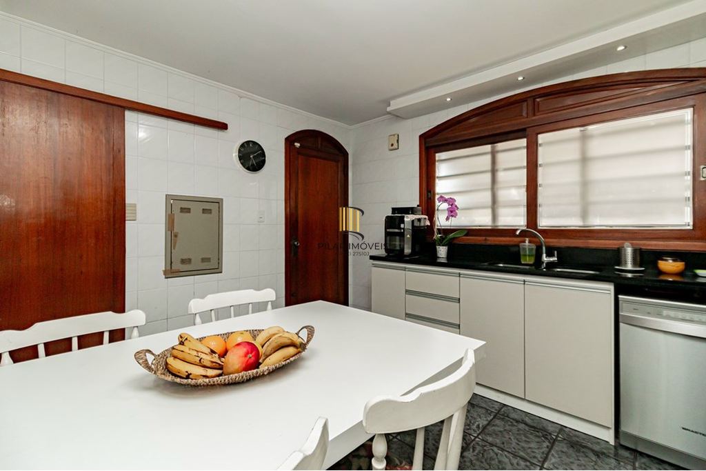 Casa 4 dormitórios no bairro Jardim Planalto