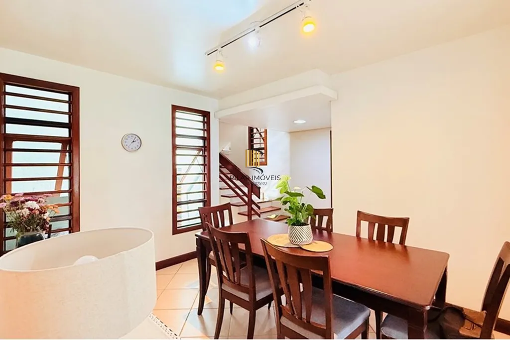 Casa 4 dormitórios no bairro Teresópolis