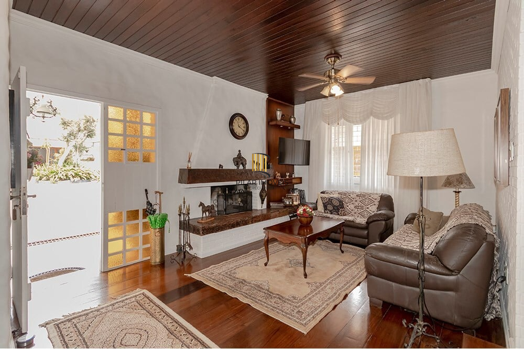 Casa 4 dormitórios no bairro Ipanema
