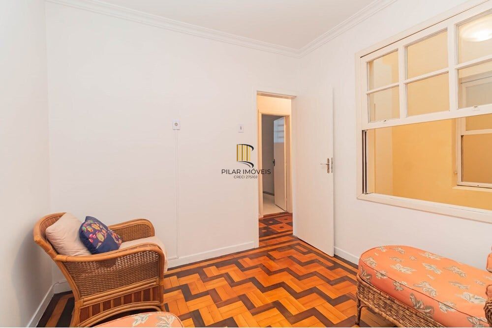 Casa 6 dormitórios no bairro Santana