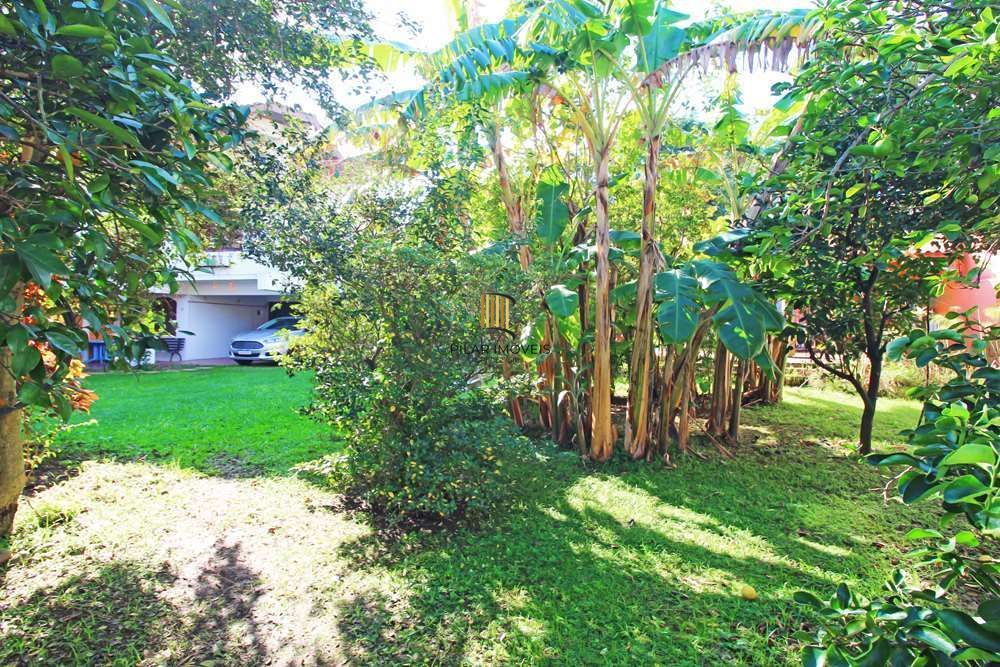 Casa 4 dormitórios no bairro Partenon