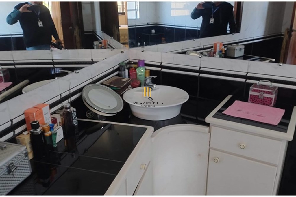 Casa 4 dormitórios no bairro Cristal