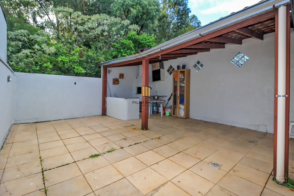 Casa 2 dormitórios no bairro Hípica