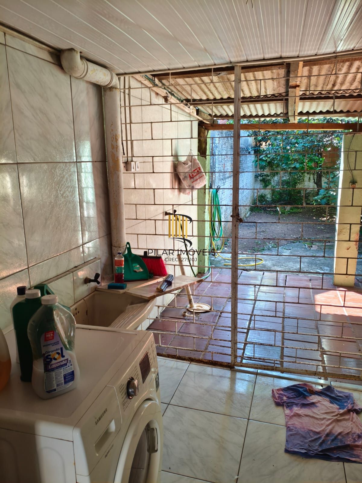 Casa com 80 m2 de área construída, 03 dorm, sala estar/jantar, cozinha, pátio