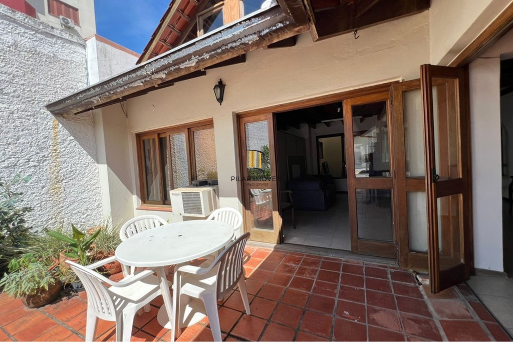 Casa 3 dormitórios no bairro Santana