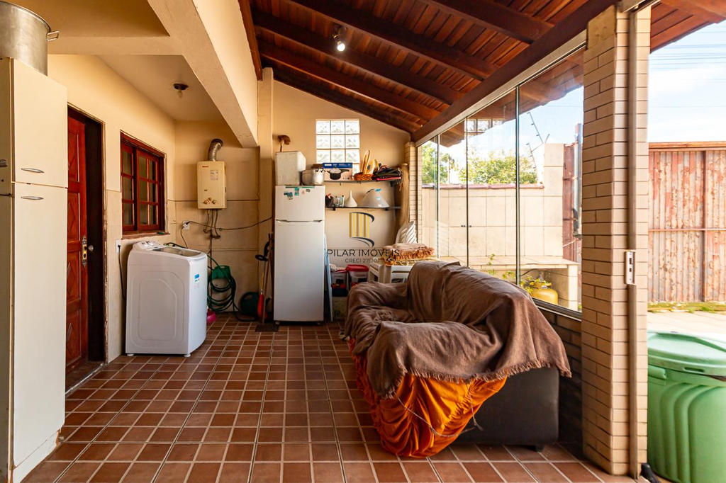 Casa 3 dormitórios no bairro Hípica