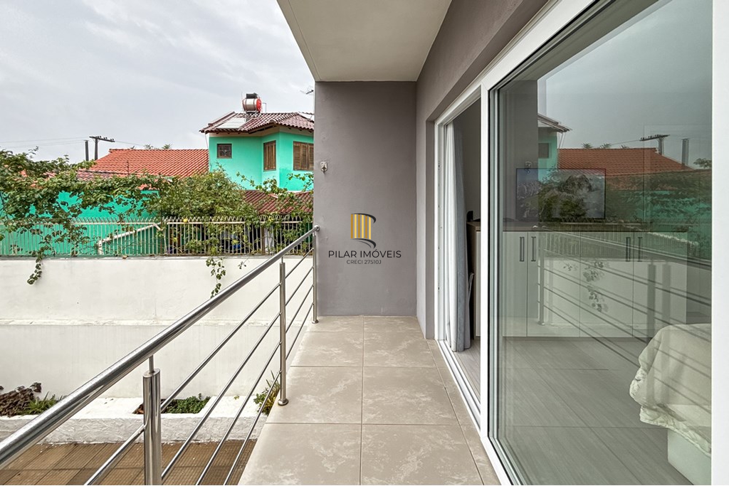 Casa 5 dormitórios no bairro Igara