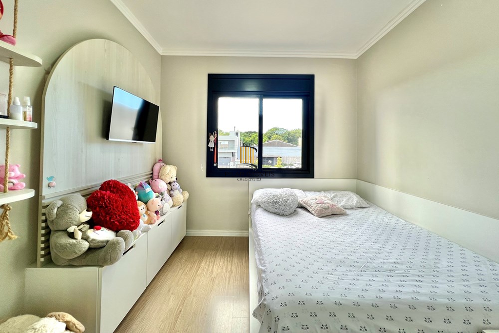 Casa 3 dormitórios no bairro Igara