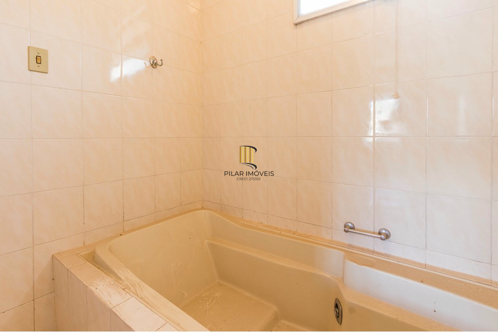 Casa 4 dormitórios no bairro Sarandi