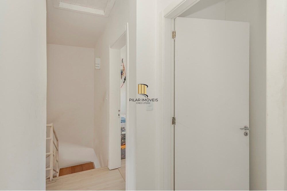 Casa 4 dormitórios no bairro Lomba do Pinheiro