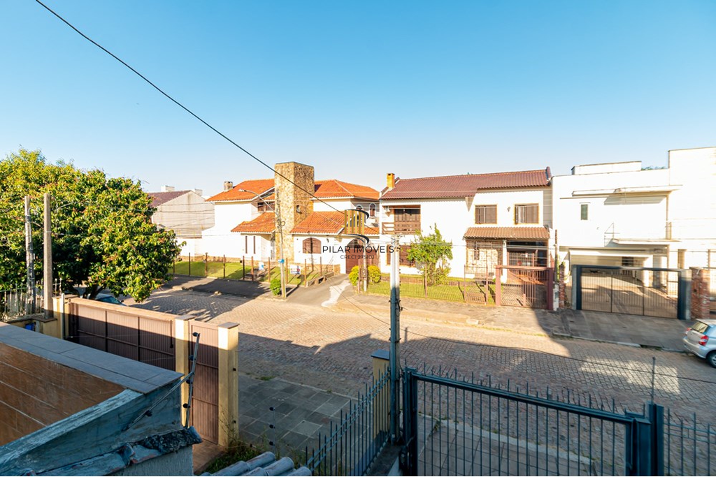 Casa 4 dormitórios no bairro Jardim Planalto