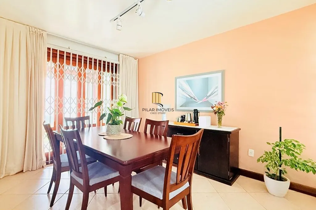 Casa 4 dormitórios no bairro Teresópolis