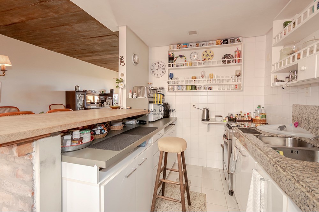 Casa 3 dormitórios no bairro Chácara das Pedras