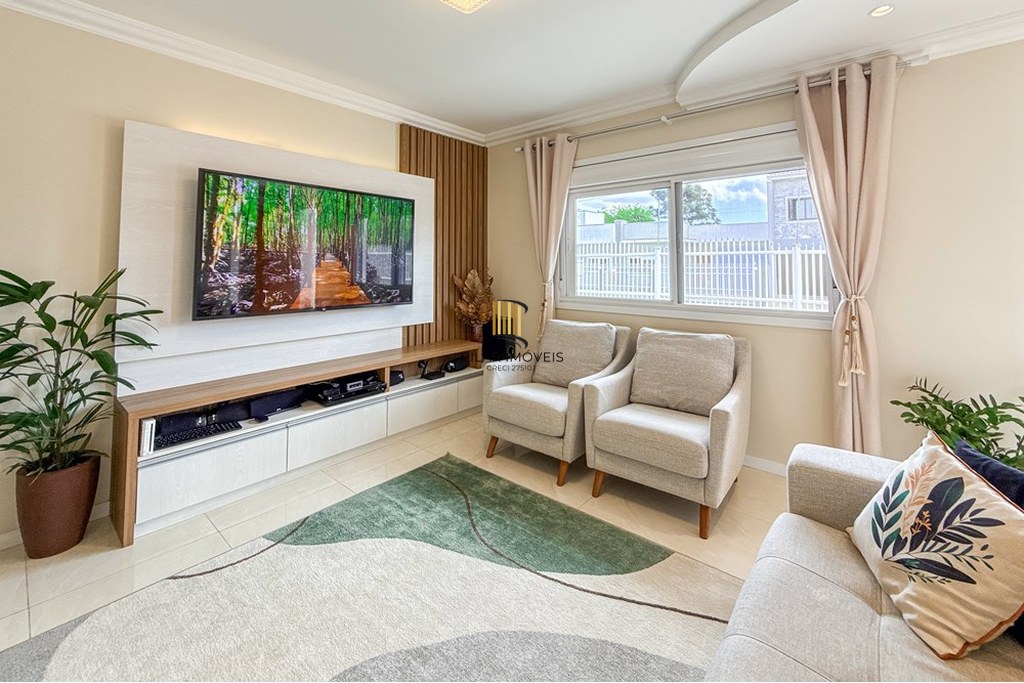 Casa 3 dormitórios no bairro Igara