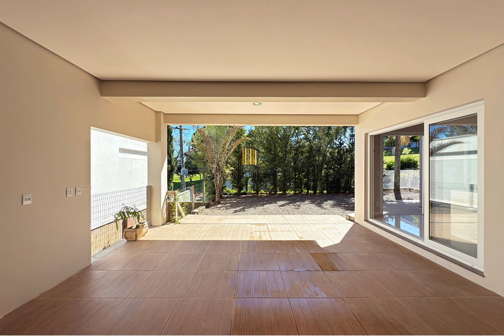 Casa 3 dormitórios no bairro Hípica