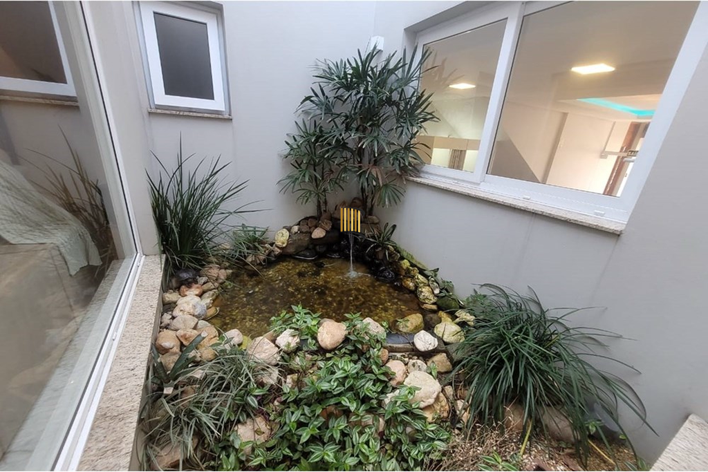 Casa 4 dormitórios no bairro Centro