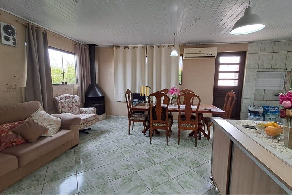 Casa 3 dormitórios no bairro Jardim Algarve