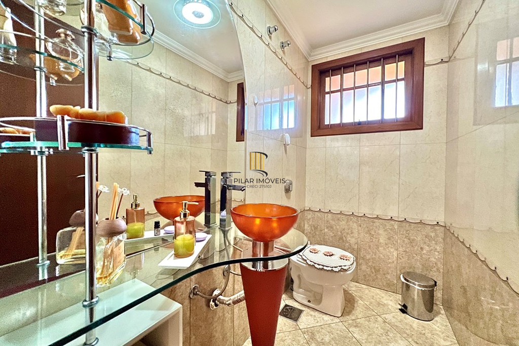 Casa 4 dormitórios no bairro Moinhos de Vento