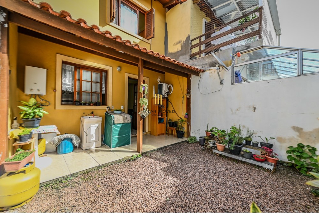 Casa de Condomínio 2 dormitórios no bairro Hípica