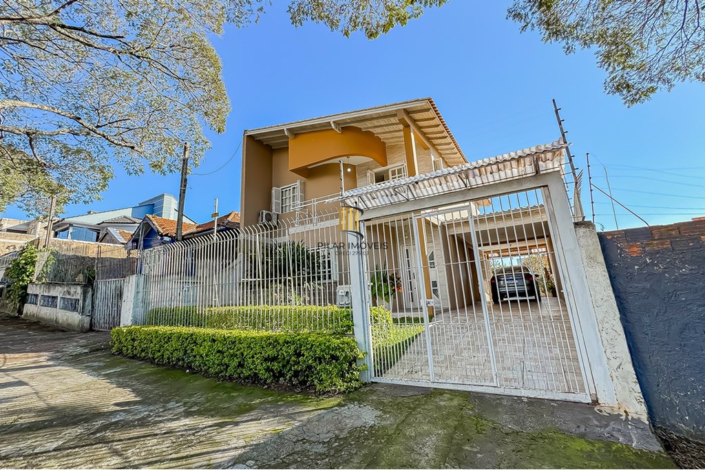 Casa 3 dormitórios no bairro Sarandi