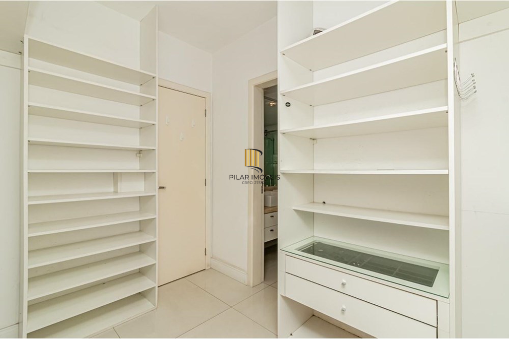 Casa 4 dormitórios no bairro Nonoai