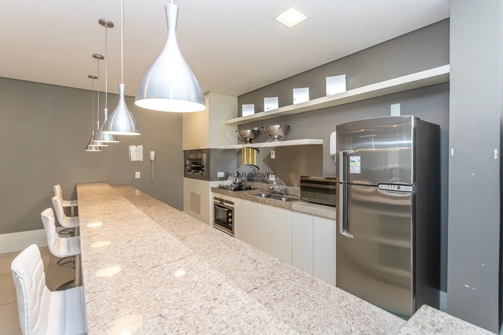 Apartamento 4 dormitórios no bairro Menino Deus