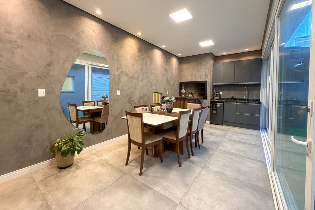 Casa 3 dormitórios no bairro Igara