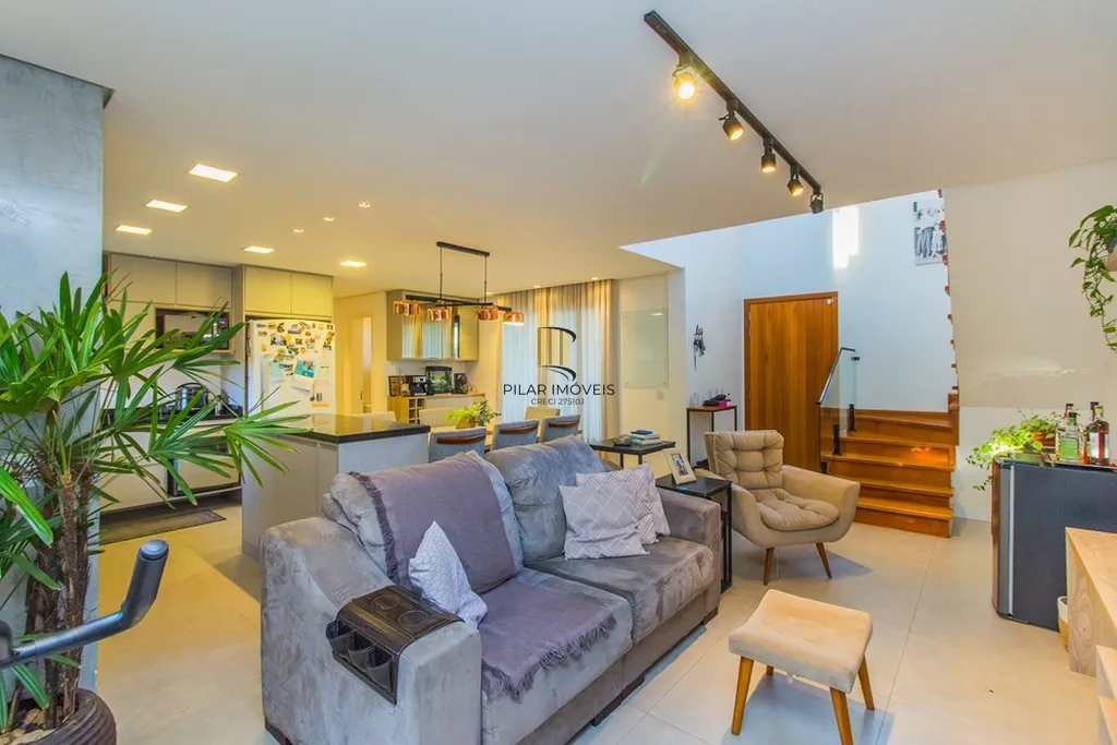 Casa 3 dormitórios no bairro Igara