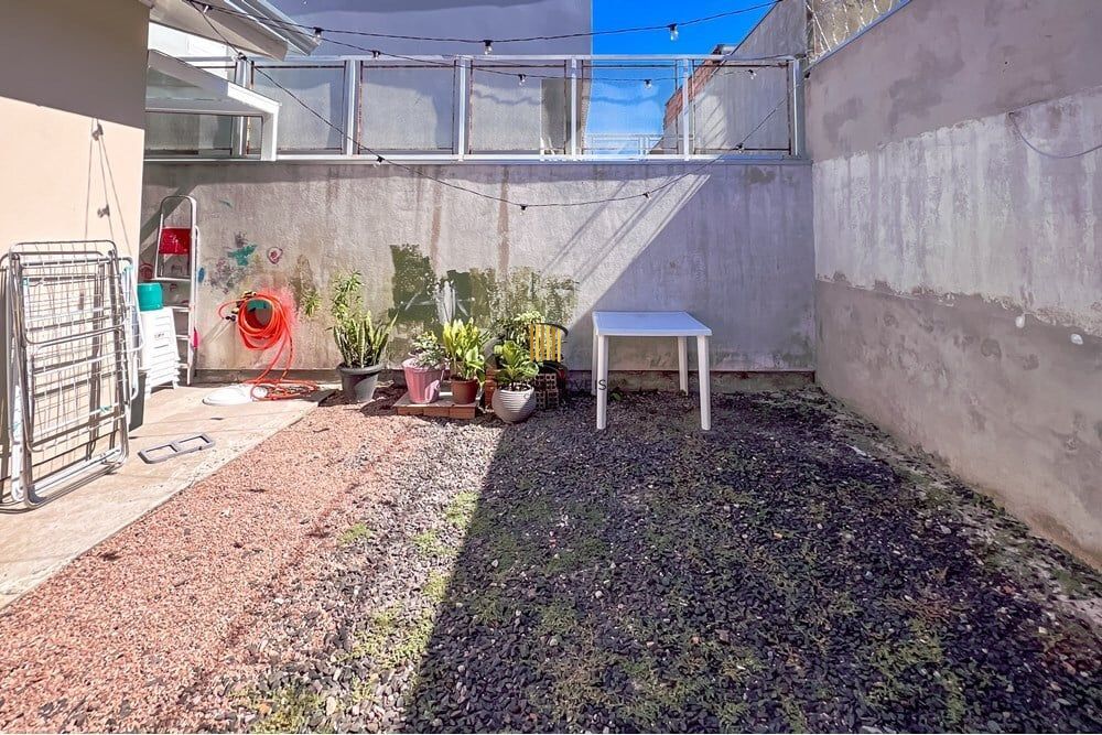 Casa 2 dormitórios no bairro Olaria