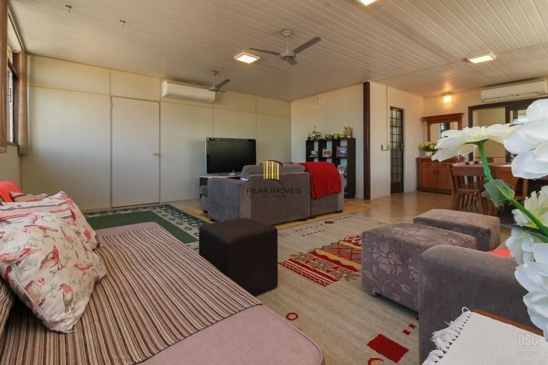 Casa 7 dormitórios no bairro Nonoai