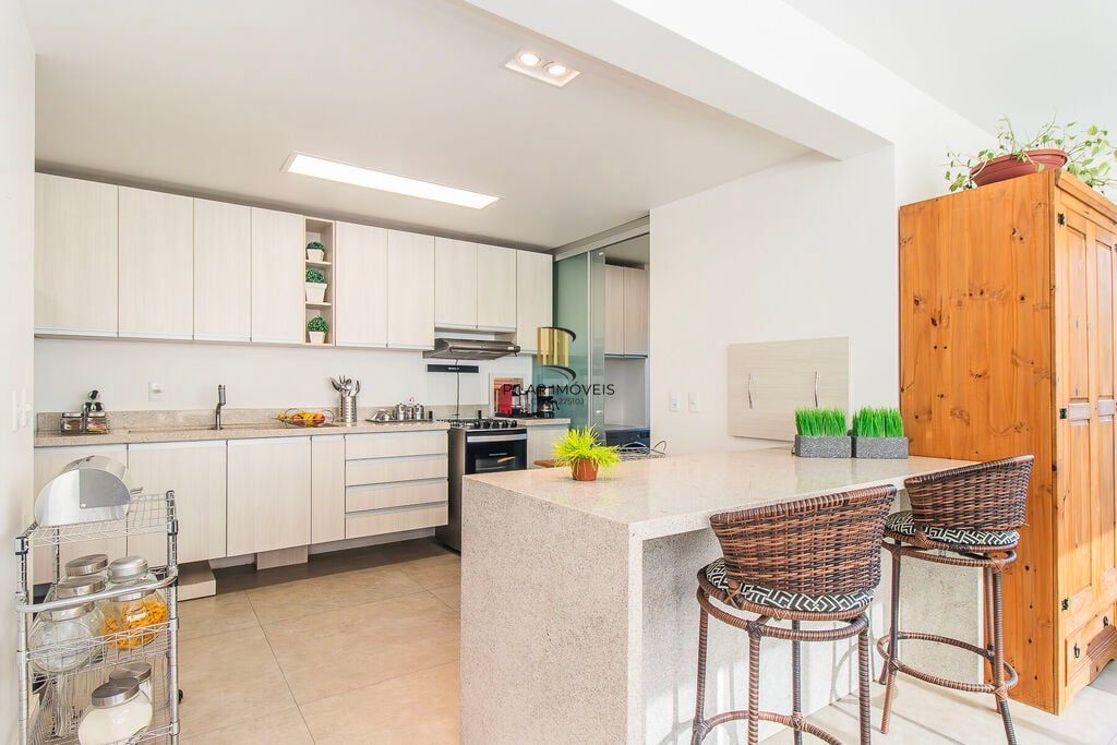 Apartamento 3 dormitórios no bairro Menino Deus