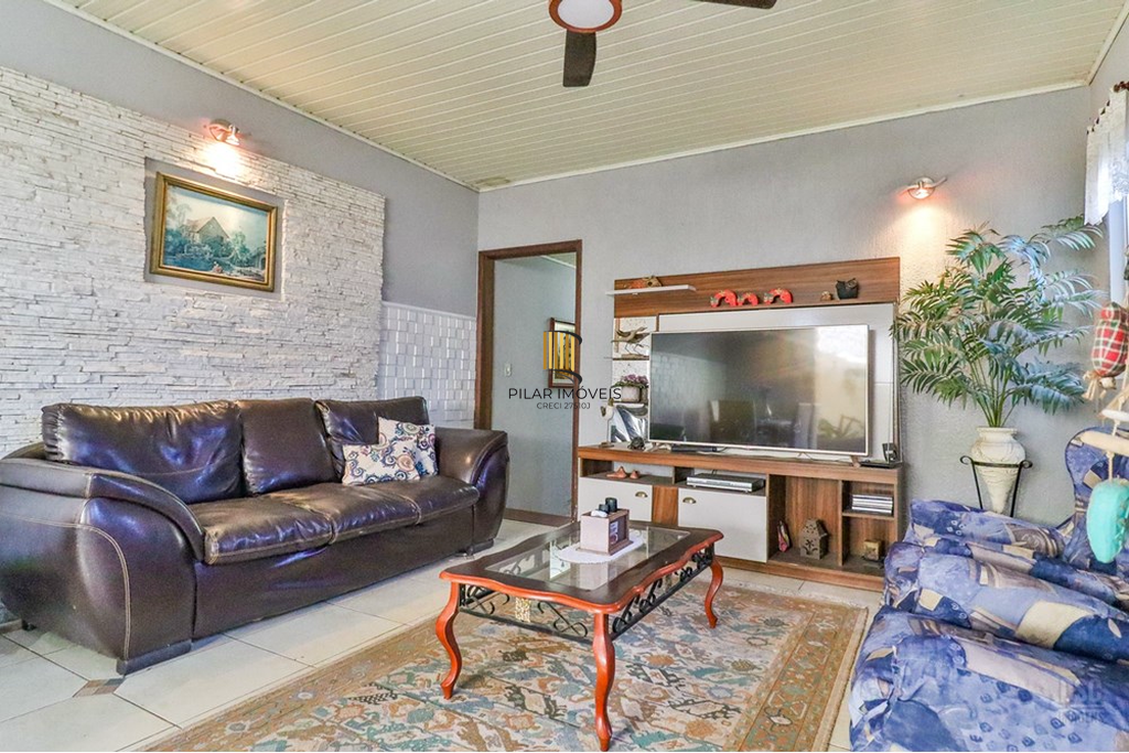 Casa 6 dormitórios no bairro Teresópolis