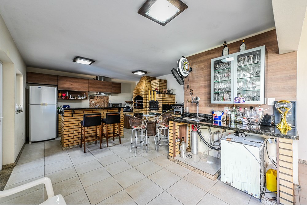 Casa 5 dormitórios no bairro Menino Deus