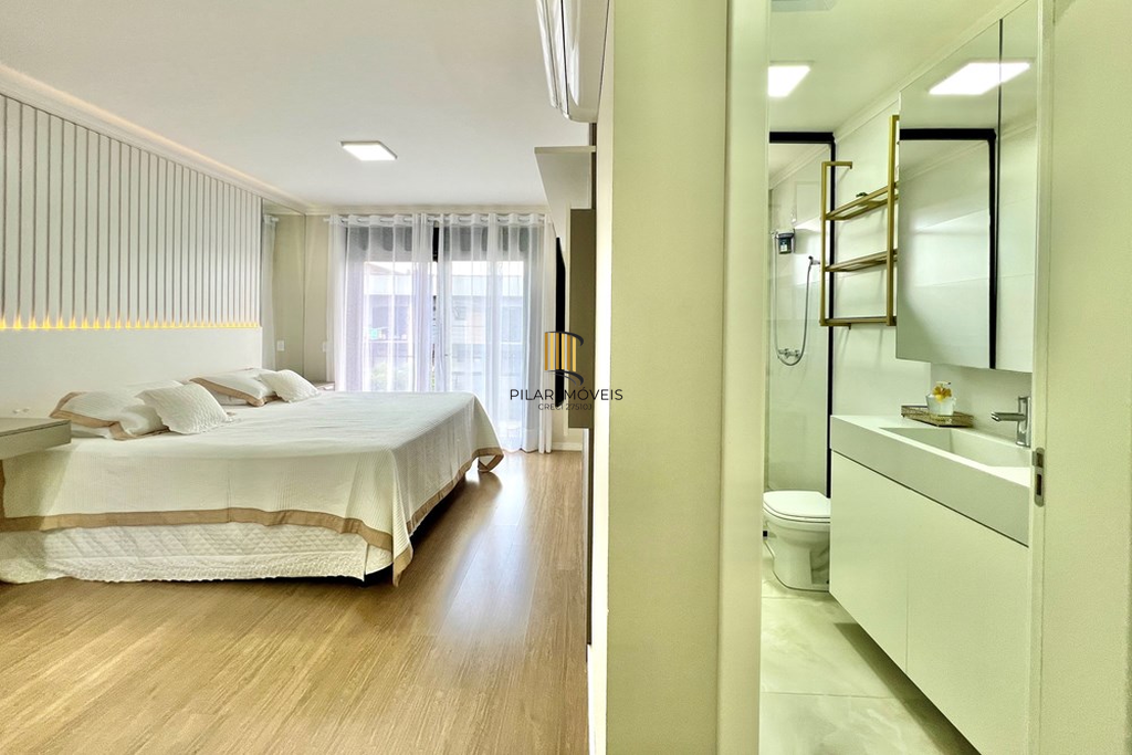 Casa 3 dormitórios no bairro Igara