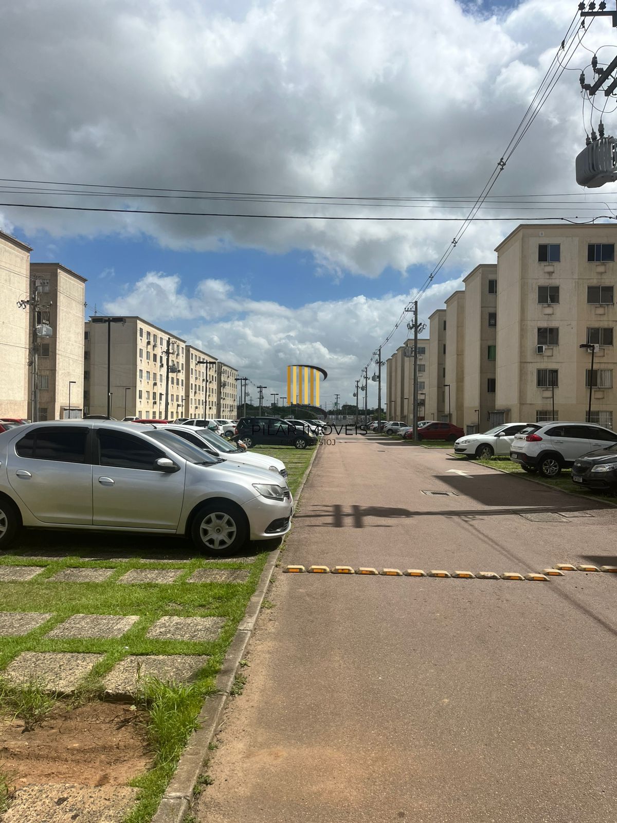 Apto 2 Dormitórios, Térreo, Sala, Cozinha, Banheiro, 01 vaga garagem-rotativa