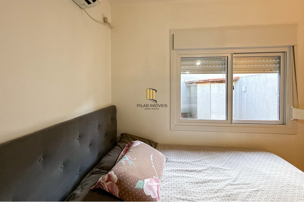 Casa 2 dormitórios no bairro Olaria