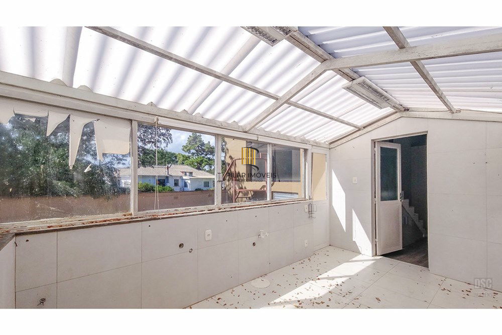 Casa 8 dormitórios no bairro Glória