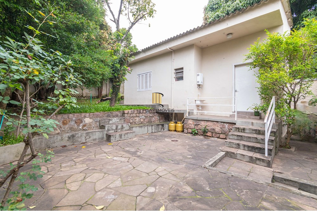 Casa 3 dormitórios no bairro Chácara das Pedras