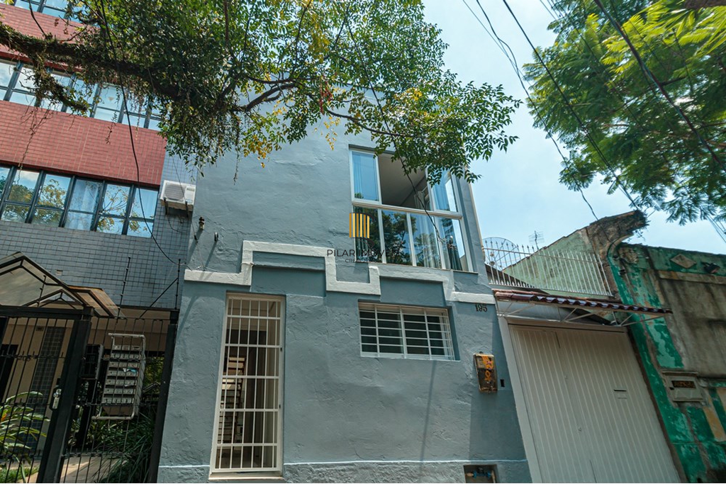 Casa 3 dormitórios no bairro Menino Deus