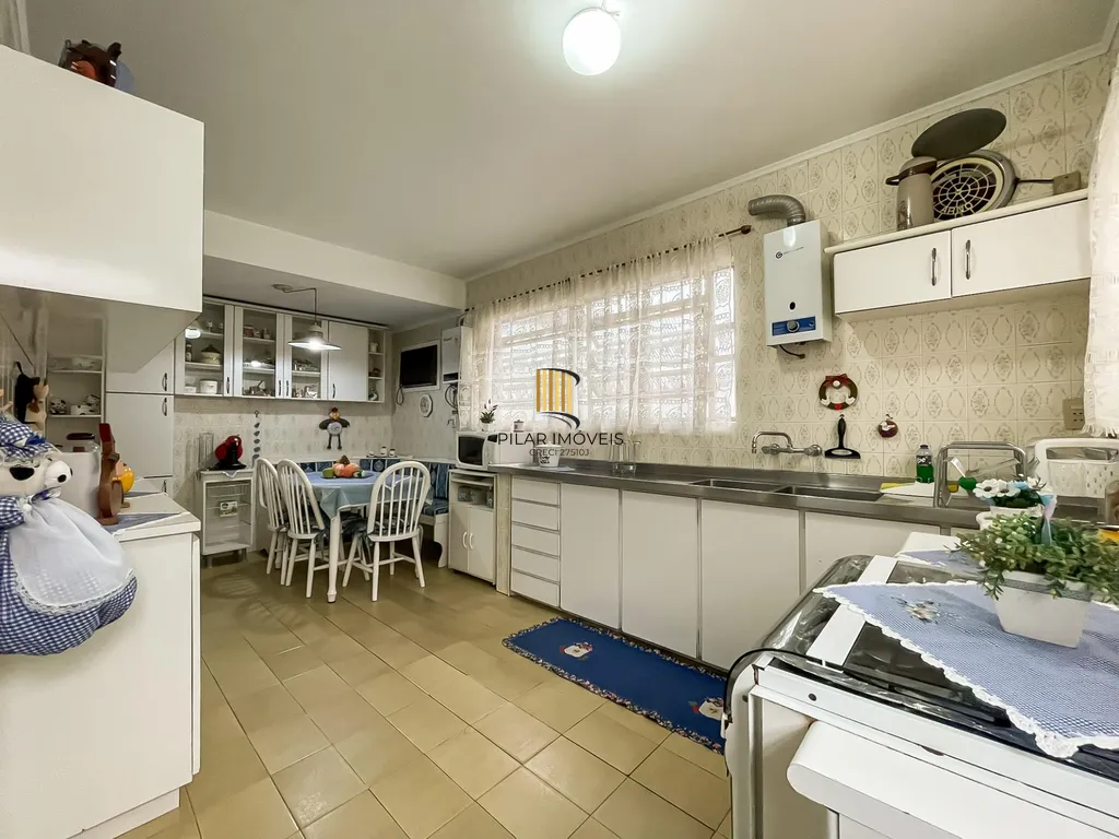 Casa 3 dormitórios no bairro Nonoai