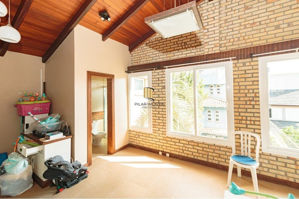 Casa 4 dormitórios no bairro Chácara das Pedras