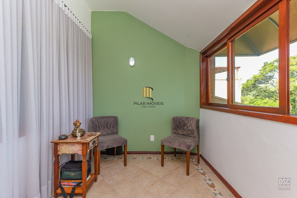 Casa 4 dormitórios no bairro Ipanema