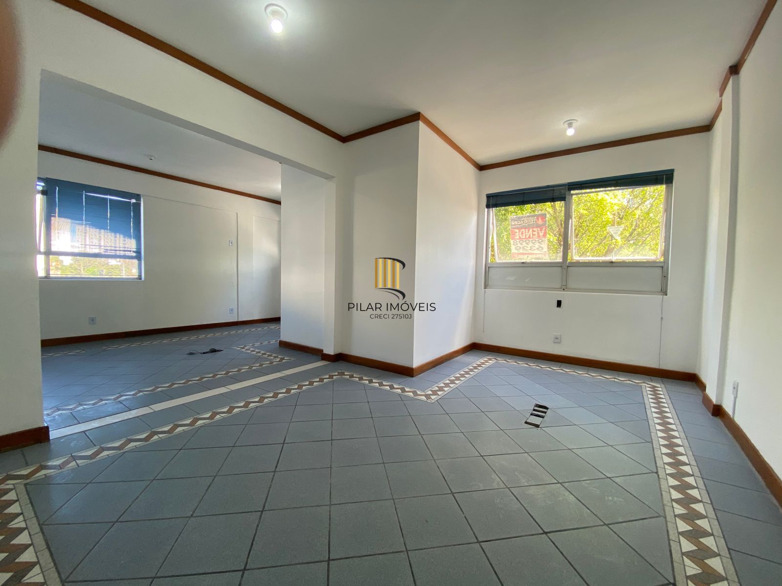 02 salas comerciais, 47 m² privativos, banheiro, elevador no Passo da Areia