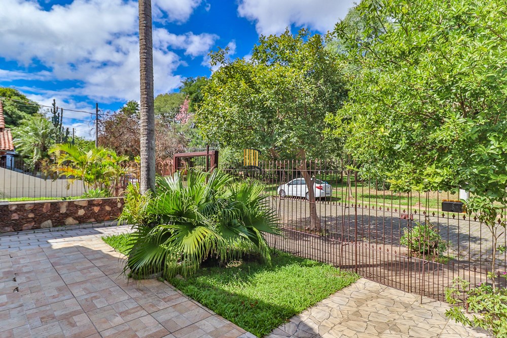 Casa 3 dormitórios no bairro Rubem Berta